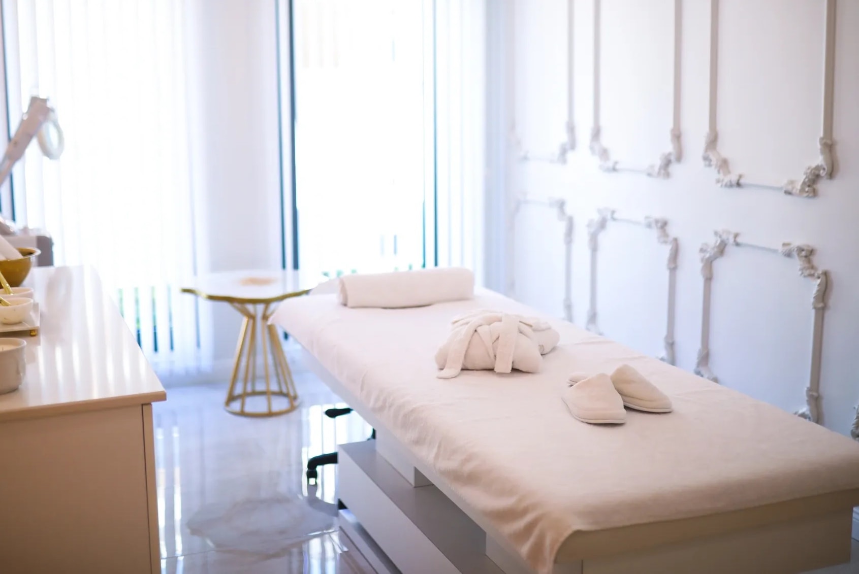 Welcoming clinic interior at Earlobe Repair Chicago